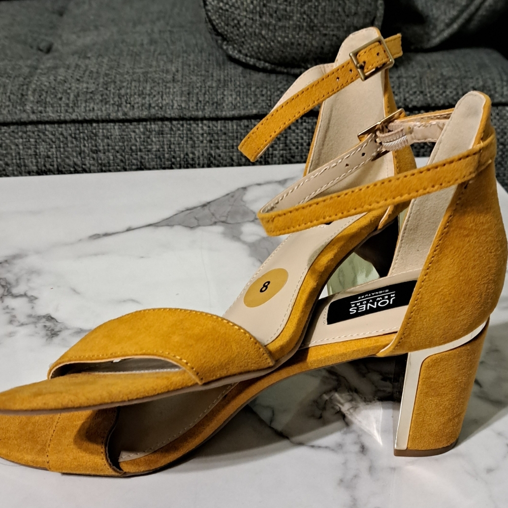 Jones New York Women's Tan Suede Heels